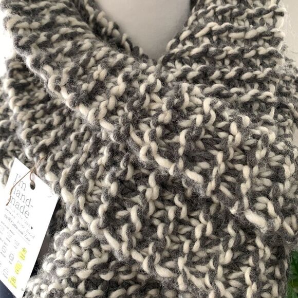 🧶Wool Blend Scarf Unisex Grey and White - Picture 6 of 8
